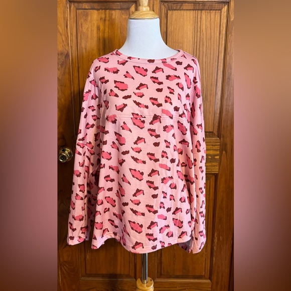 3 Women’s  XL Pink Animal Print top. Nice French Terry type material. NWOT - Picture 2 of 4